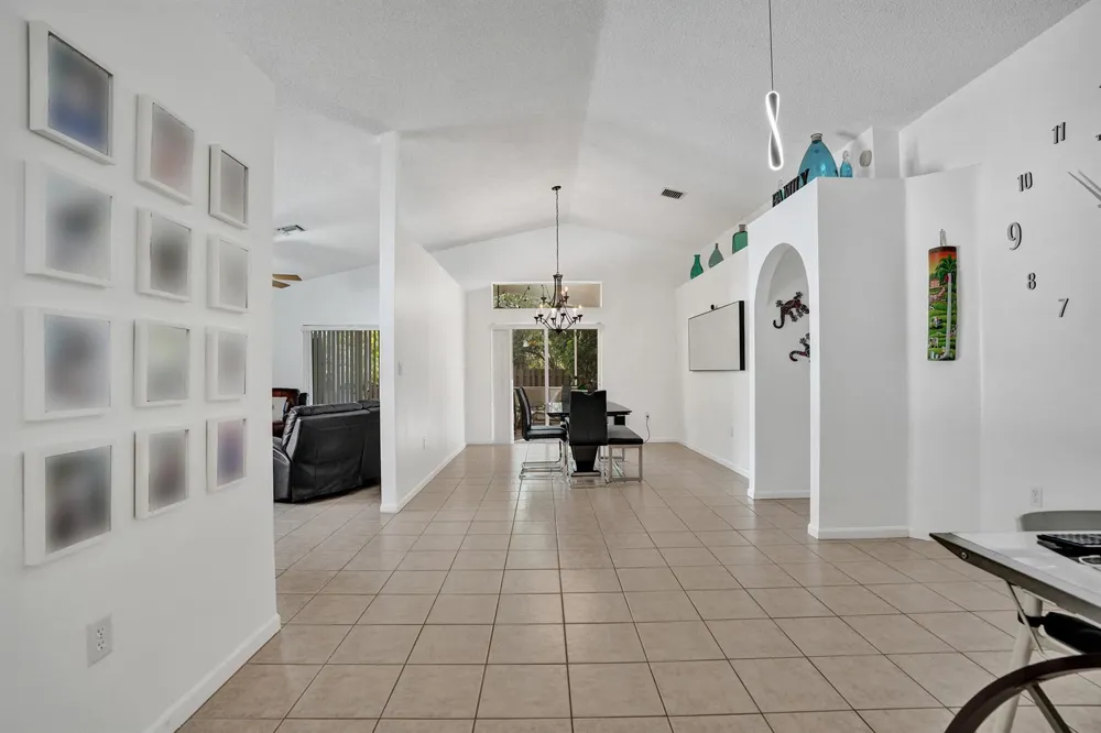 7572 Parkside Lane Margate, FL 33063