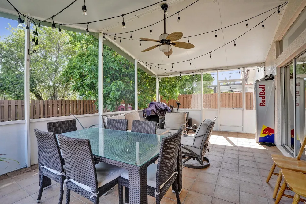 7572 Parkside Lane Margate, FL 33063