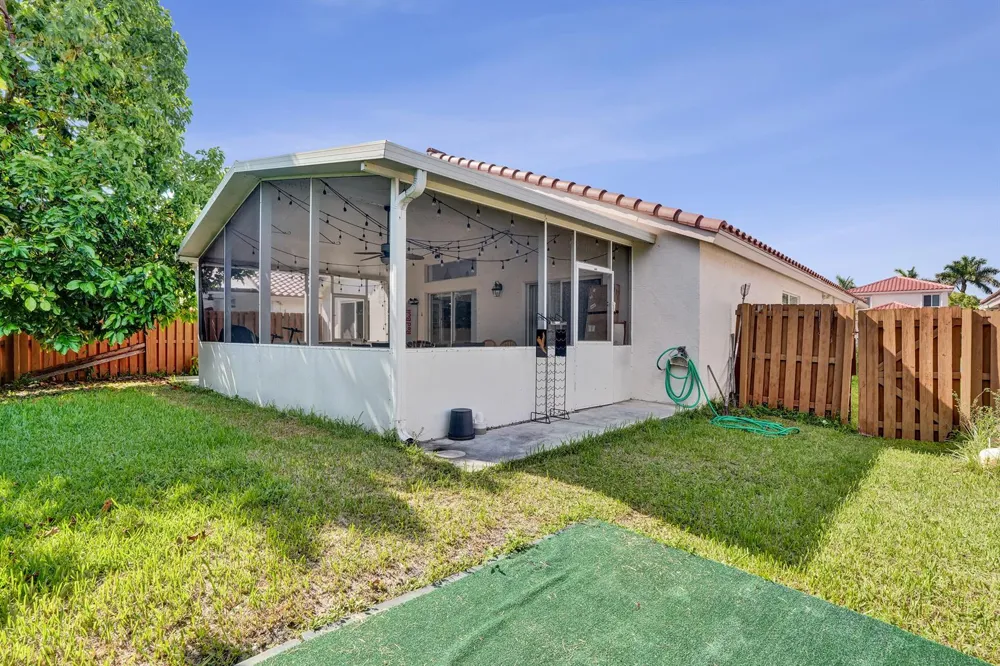 7572 Parkside Lane Margate, FL 33063