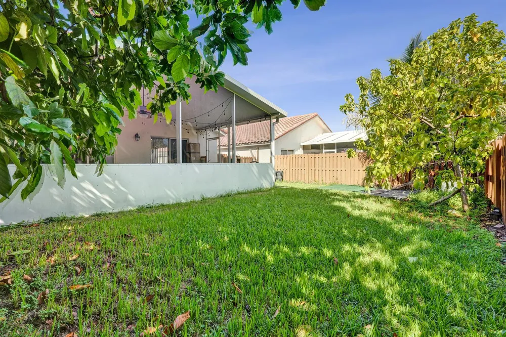 7572 Parkside Lane Margate, FL 33063