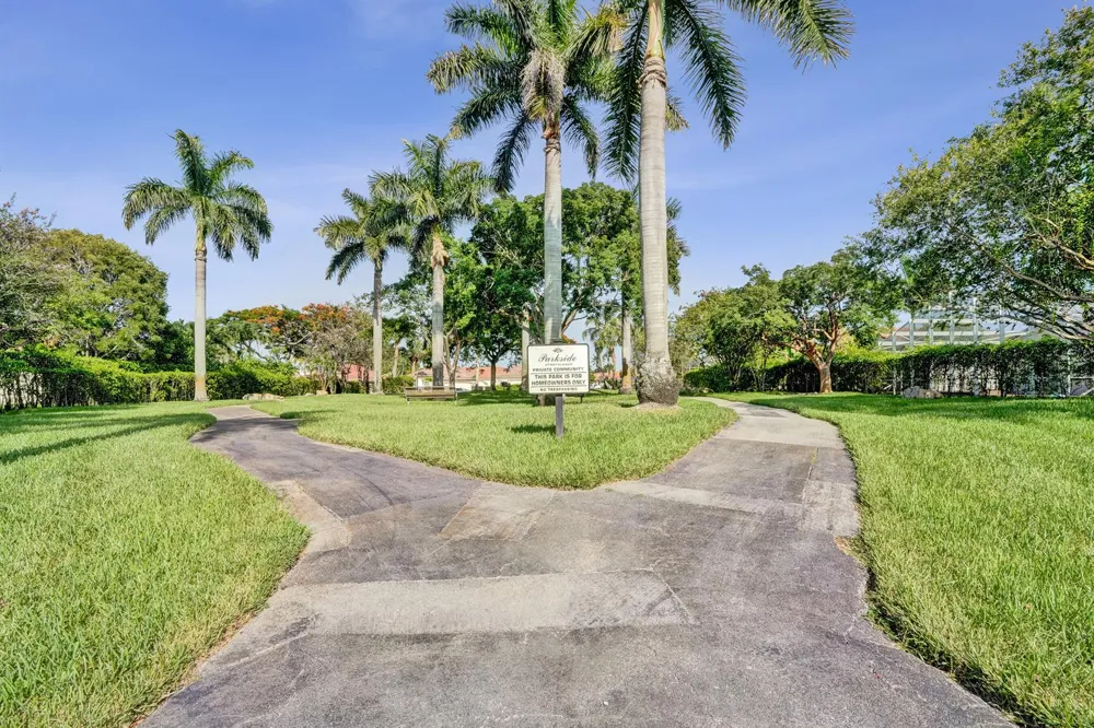 7572 Parkside Lane Margate, FL 33063