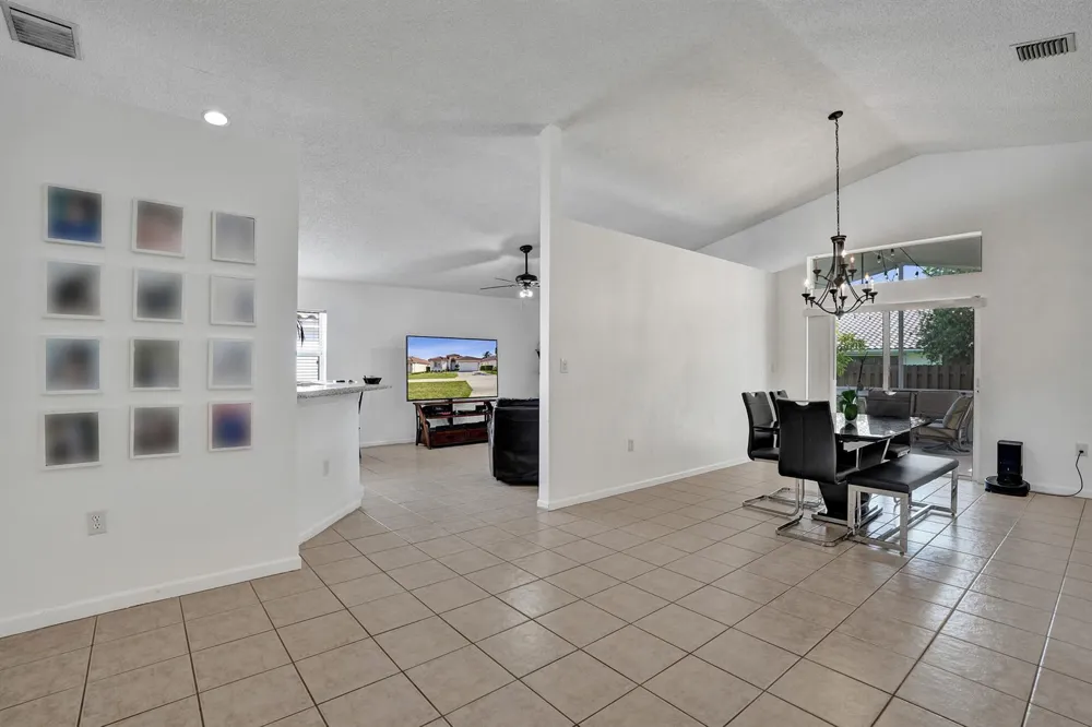 7572 Parkside Lane Margate, FL 33063