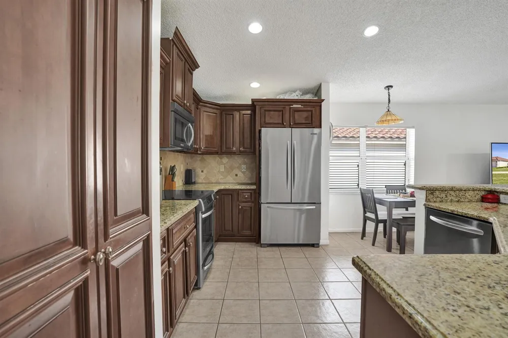 7572 Parkside Lane Margate, FL 33063