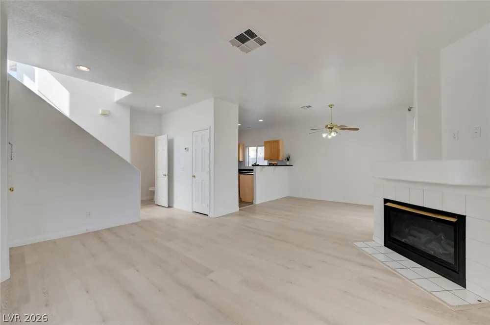 8403 Opulent Avenue Las Vegas, NV 89147