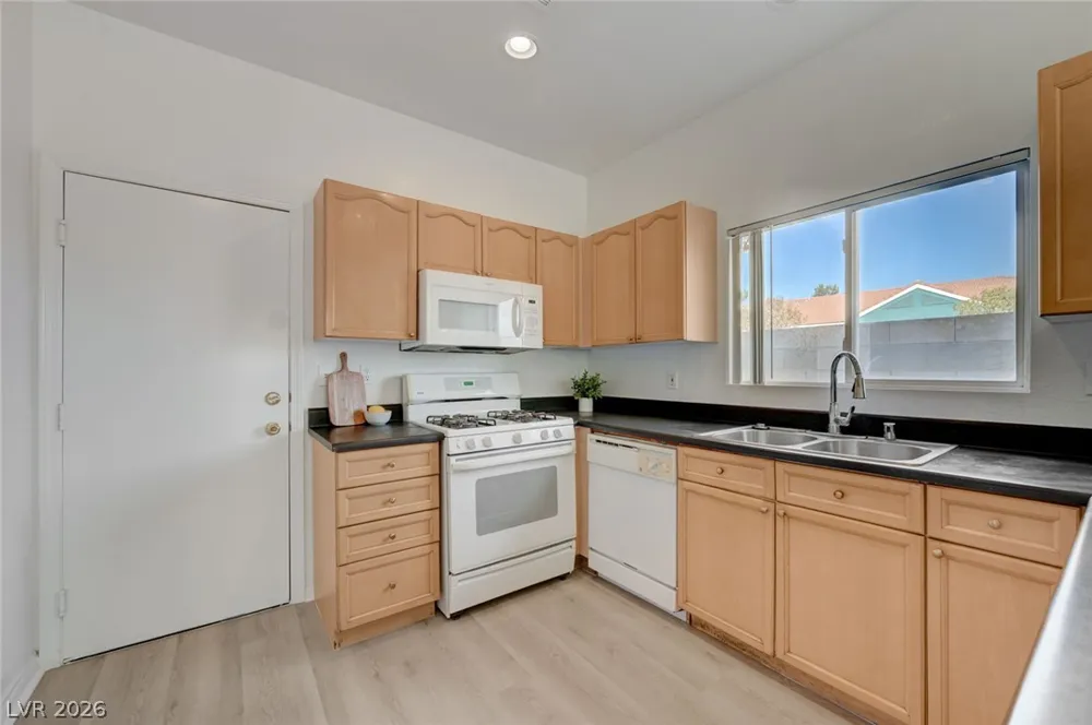8403 Opulent Avenue Las Vegas, NV 89147