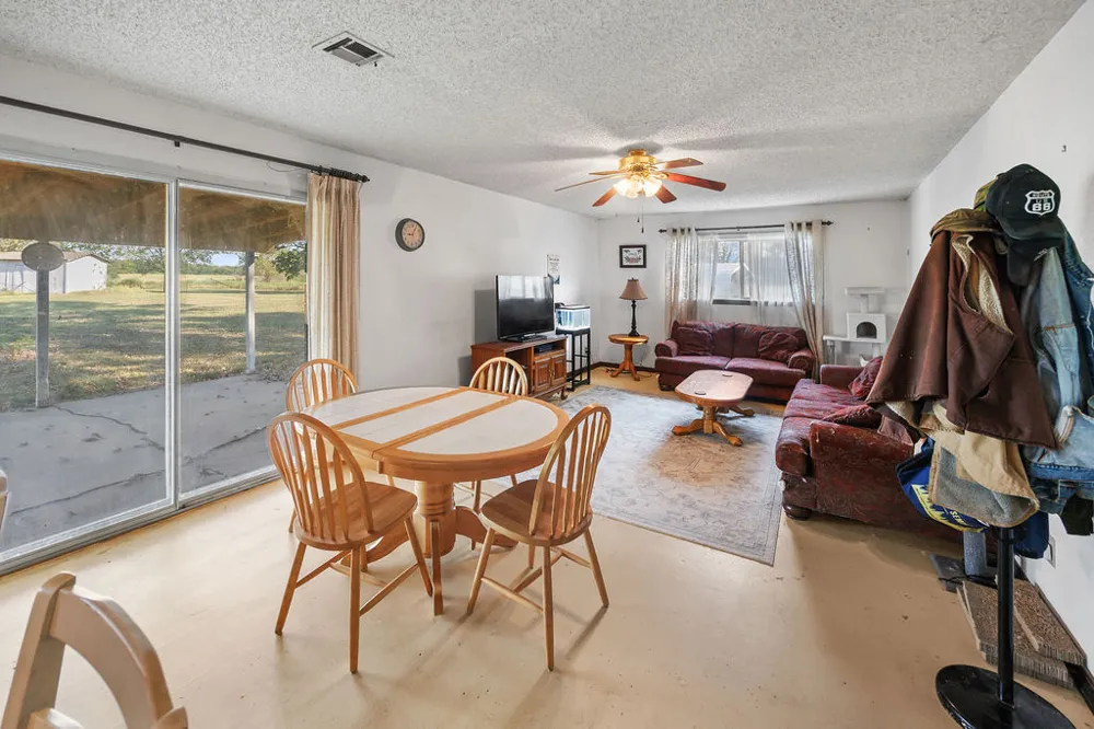 2688 W 627 Chouteau, OK 74337