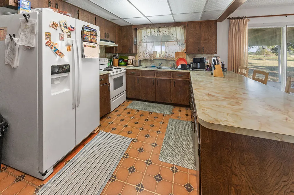 2688 W 627 Chouteau, OK 74337