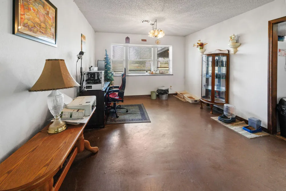 2688 W 627 Chouteau, OK 74337