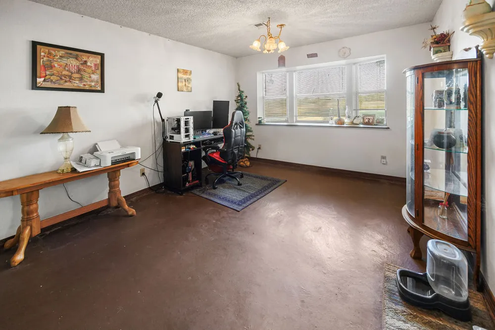 2688 W 627 Chouteau, OK 74337