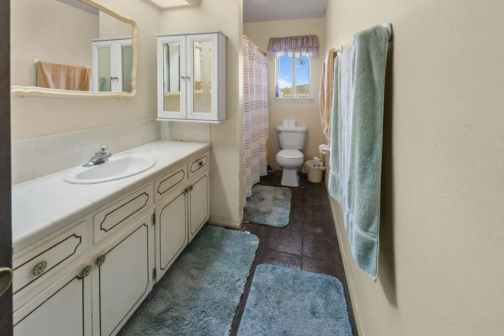 2688 W 627 Chouteau, OK 74337