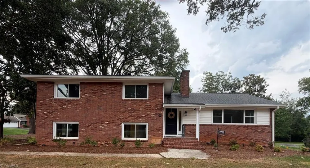 2701 Tudor Road Winston-Salem, NC 27106