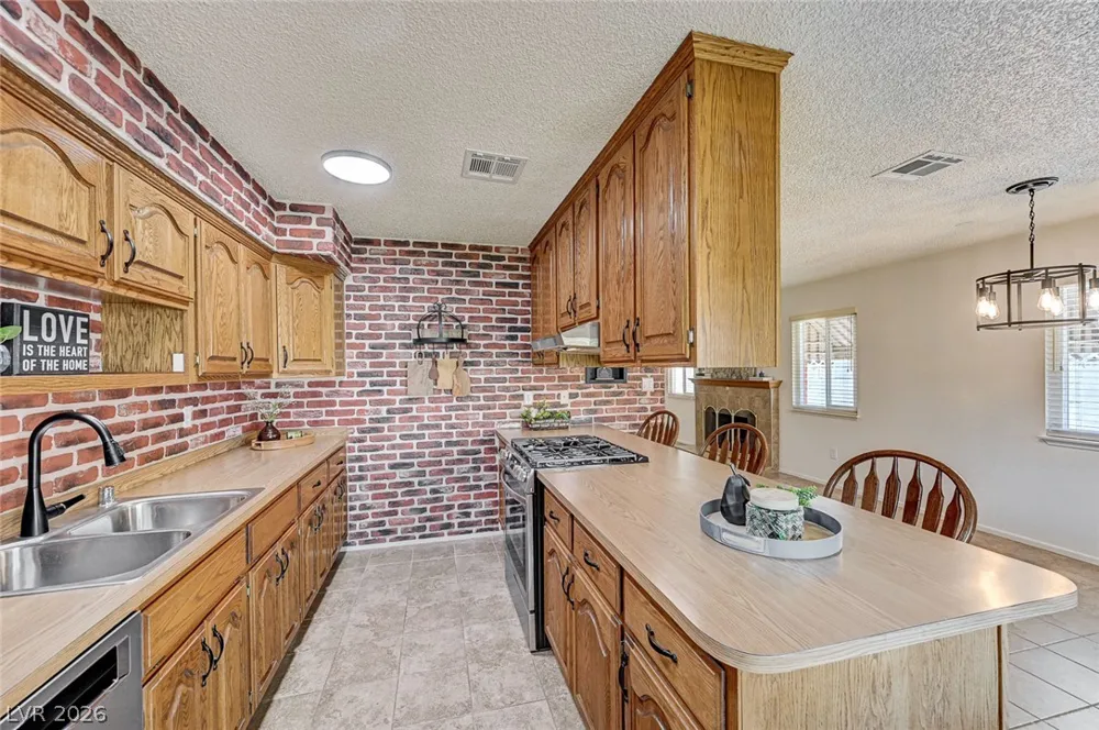 4670 Marnell Drive Las Vegas, NV 89121