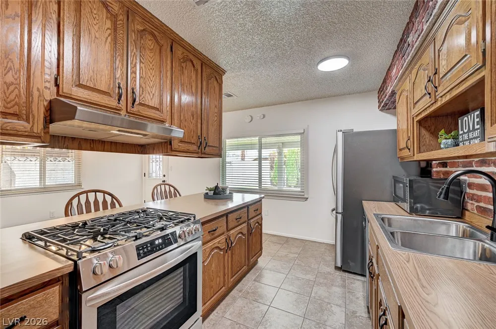 4670 Marnell Drive Las Vegas, NV 89121