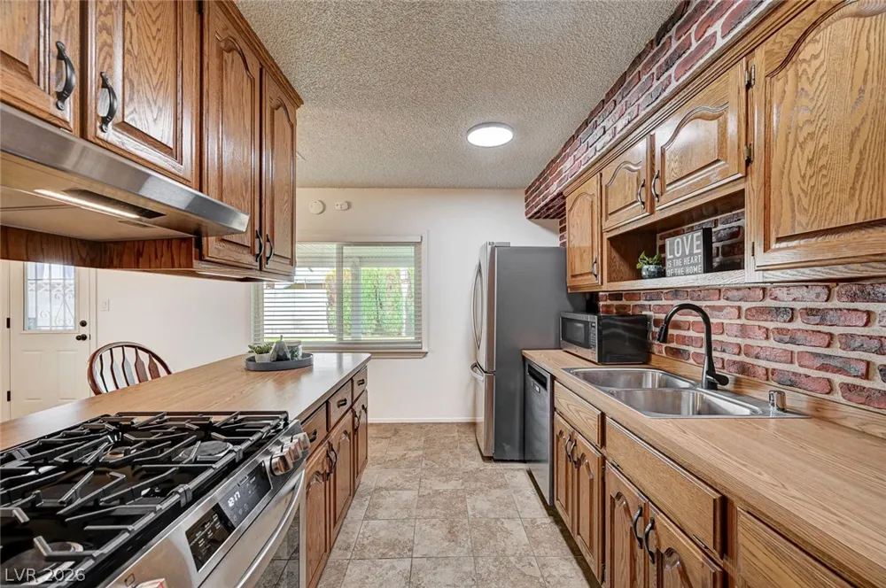 4670 Marnell Drive Las Vegas, NV 89121