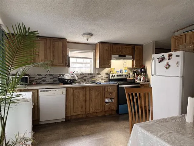 21184 Hwy 20 Jay, OK 74346