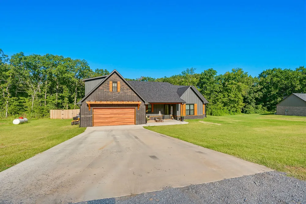1165 Green Turtle Circle Ada, OK 74820