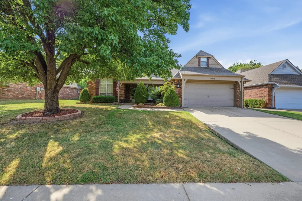 11608 E 102nd Street Owasso, OK 74055