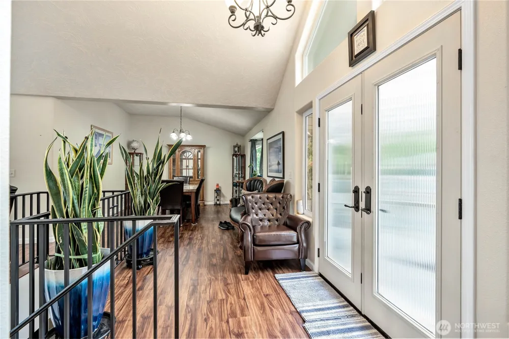 1663 E STATE ROUTE 4 Cathlamet, WA 98612