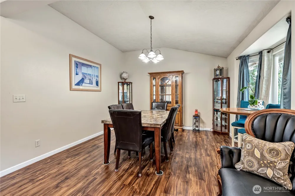 1663 E STATE ROUTE 4 Cathlamet, WA 98612