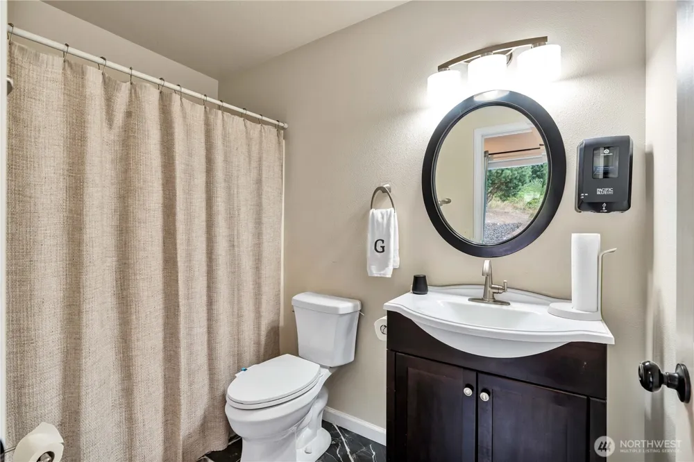 1663 E STATE ROUTE 4 Cathlamet, WA 98612