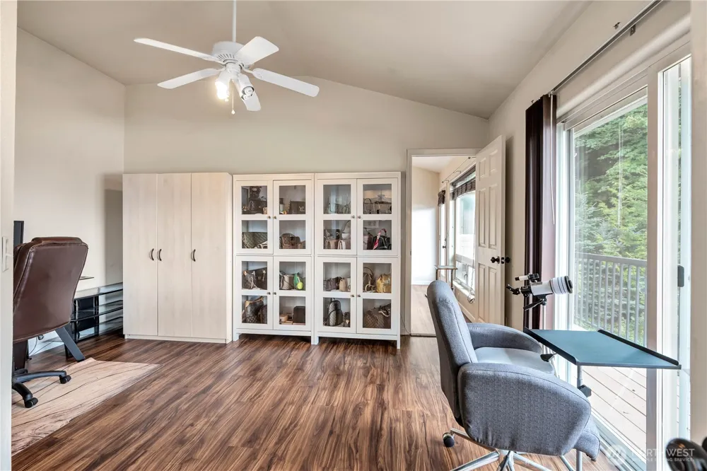 1663 E STATE ROUTE 4 Cathlamet, WA 98612