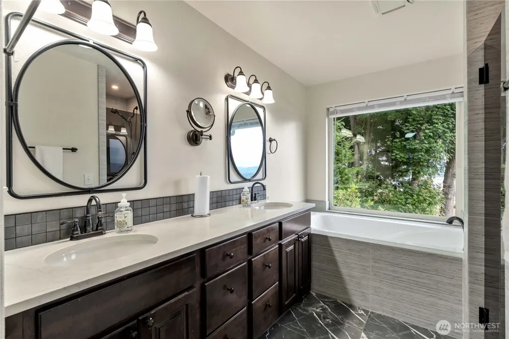 1663 E STATE ROUTE 4 Cathlamet, WA 98612
