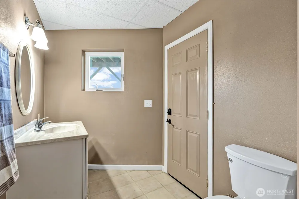 1663 E STATE ROUTE 4 Cathlamet, WA 98612