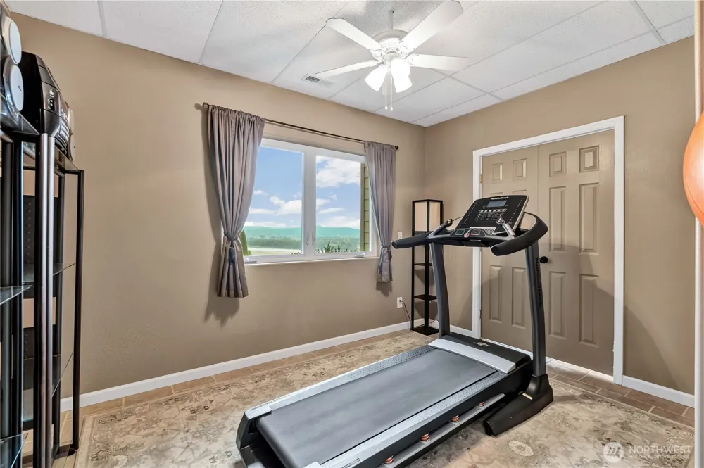 1663 E STATE ROUTE 4 Cathlamet, WA 98612