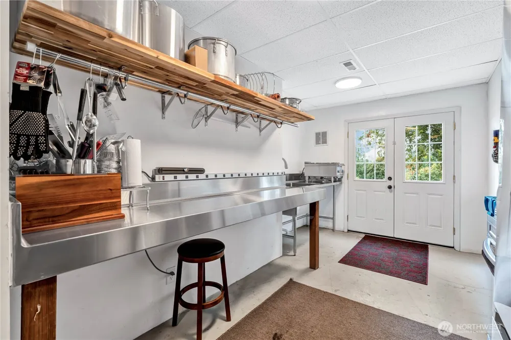 1663 E STATE ROUTE 4 Cathlamet, WA 98612