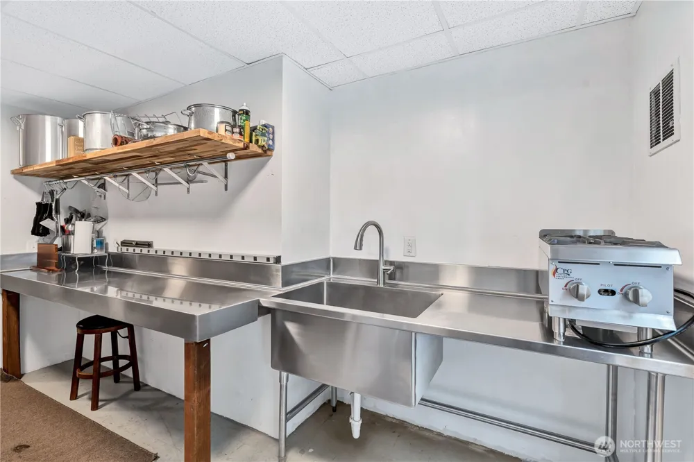 1663 E STATE ROUTE 4 Cathlamet, WA 98612