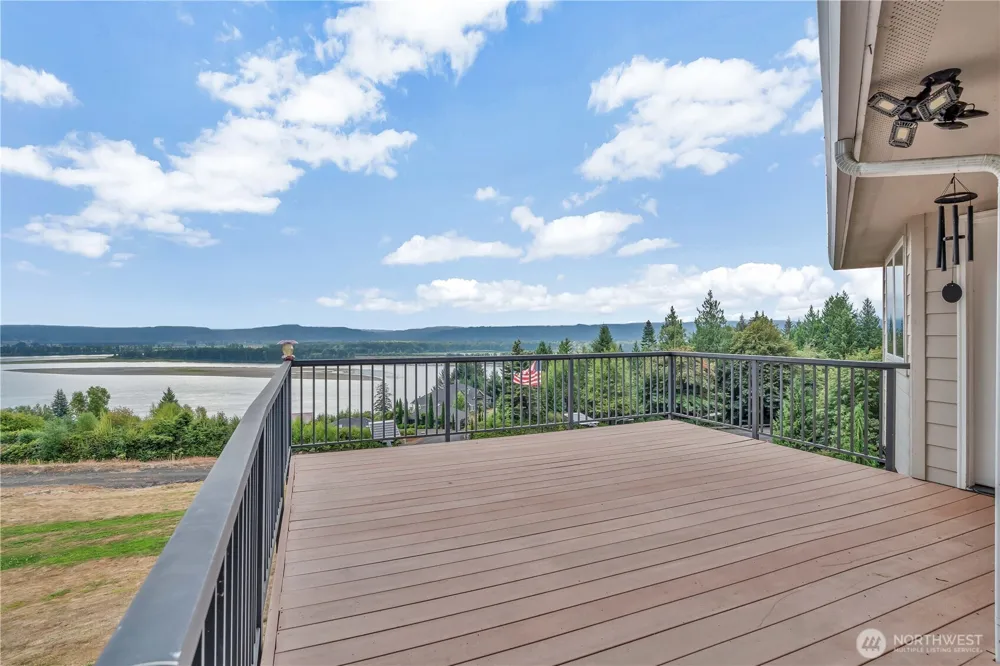 1663 E STATE ROUTE 4 Cathlamet, WA 98612