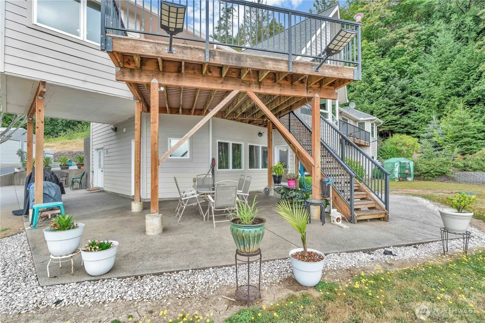 1663 E STATE ROUTE 4 Cathlamet, WA 98612