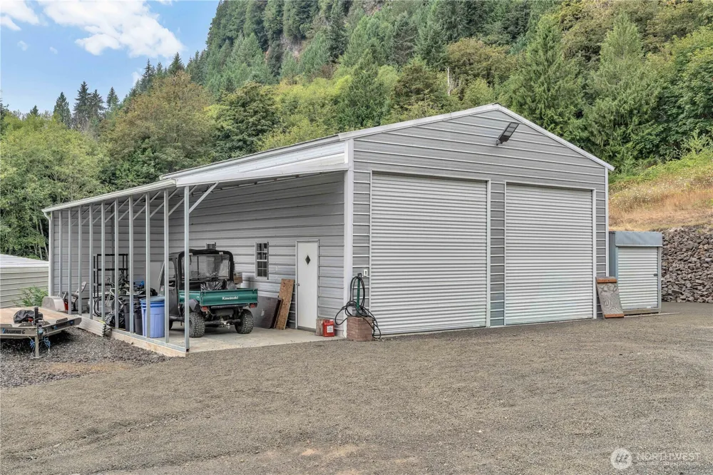 1663 E STATE ROUTE 4 Cathlamet, WA 98612