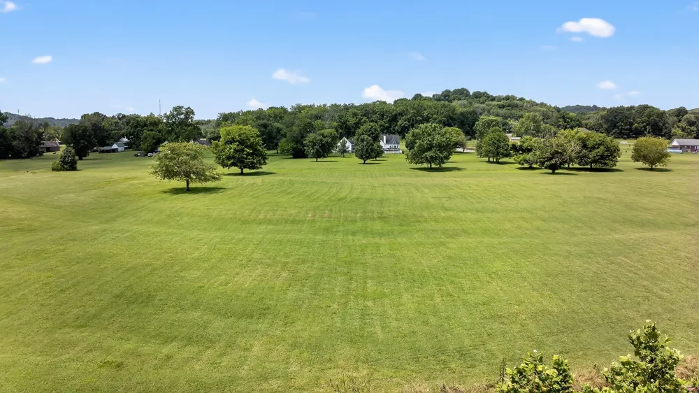 2236 New Hope Rd Hendersonville, TN 37075