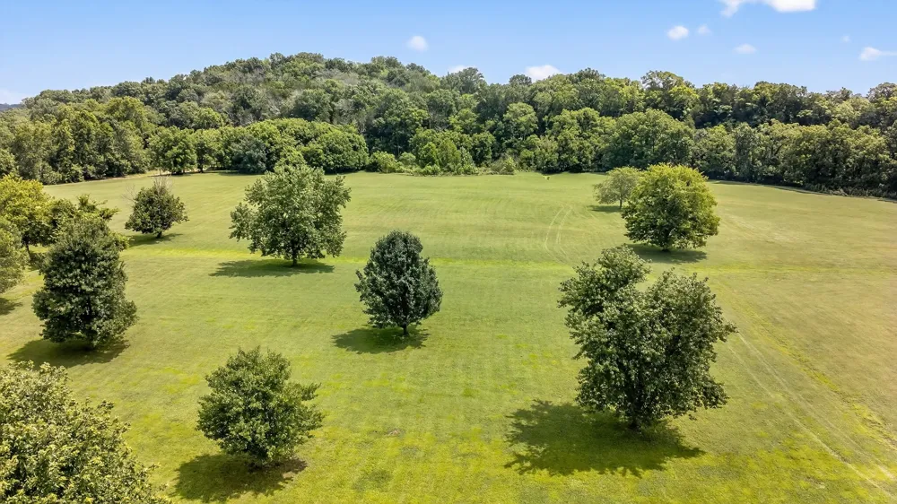 2236 New Hope Rd Hendersonville, TN 37075