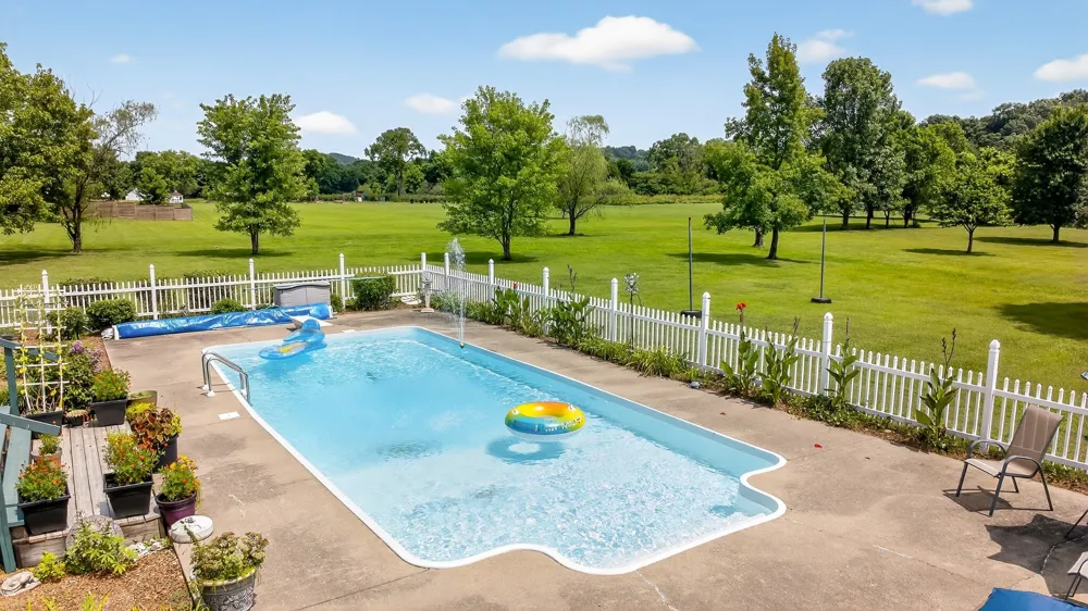 2236 New Hope Rd Hendersonville, TN 37075
