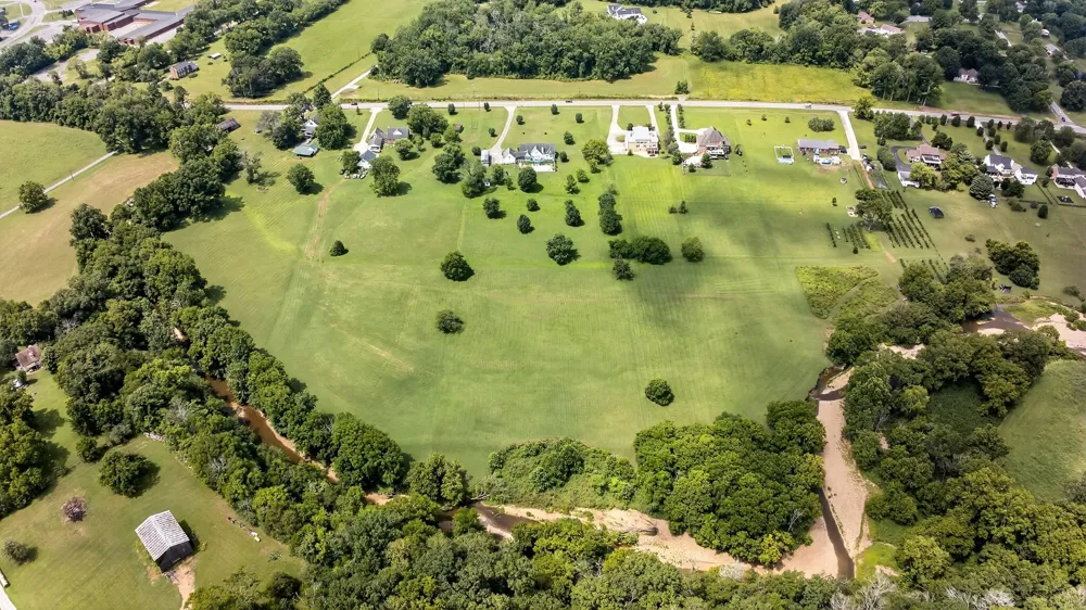 2236 New Hope Rd Hendersonville, TN 37075