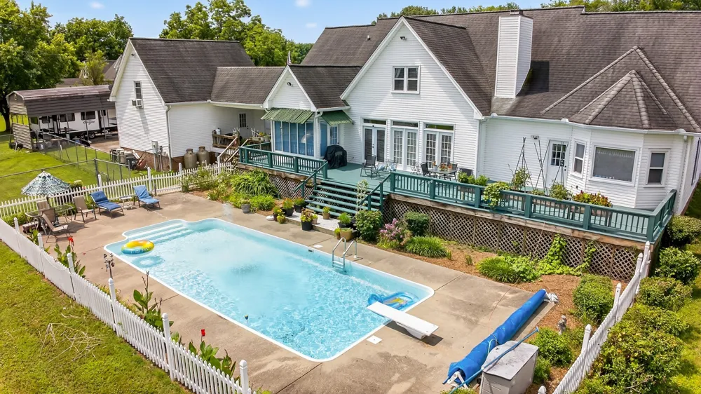 2236 New Hope Rd Hendersonville, TN 37075
