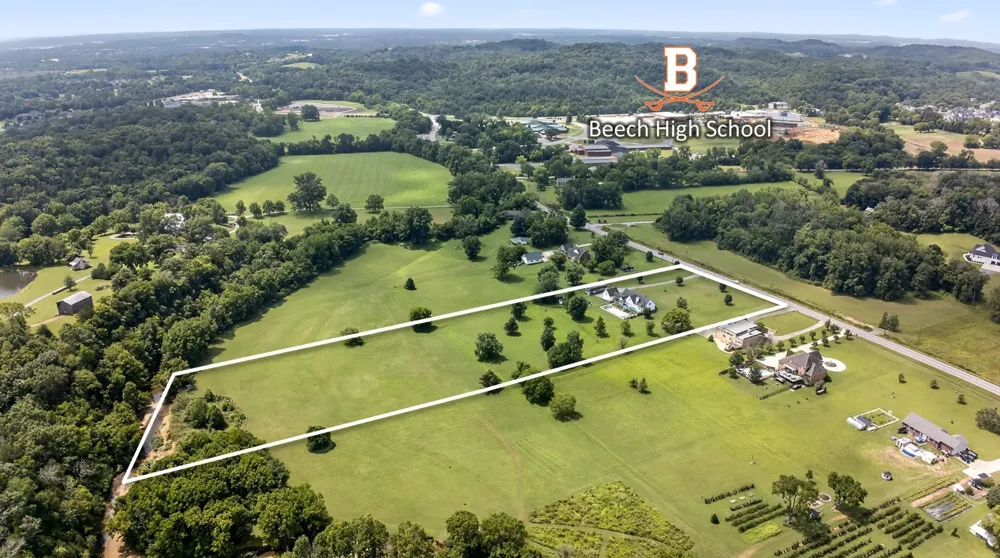 2236 New Hope Rd Hendersonville, TN 37075