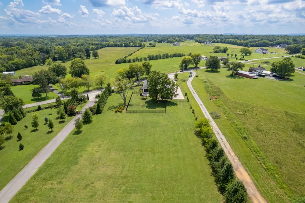 2070 Swamp Leanna Rd Murfreesboro, TN 37129