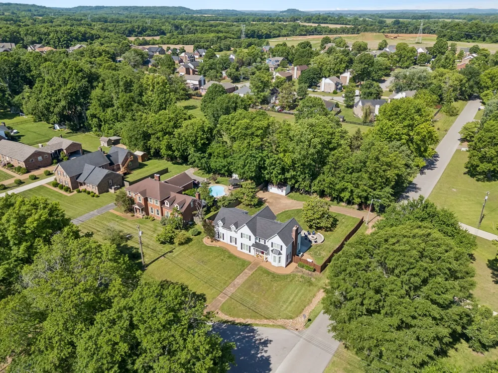 100 Deerfield Dr Columbia, TN 38401