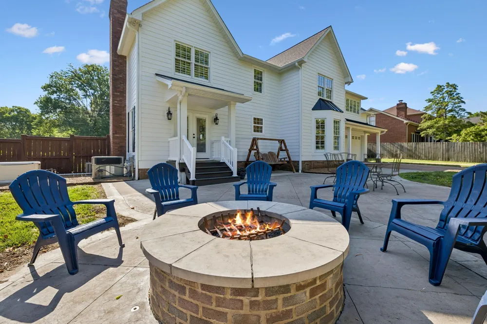100 Deerfield Dr Columbia, TN 38401