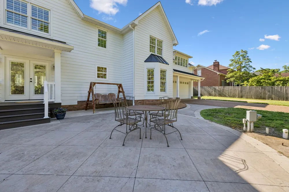 100 Deerfield Dr Columbia, TN 38401
