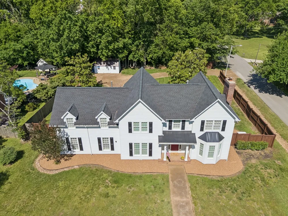 100 Deerfield Dr Columbia, TN 38401