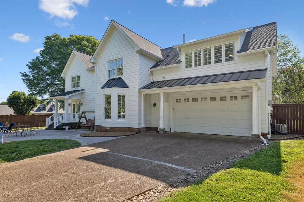 100 Deerfield Dr Columbia, TN 38401