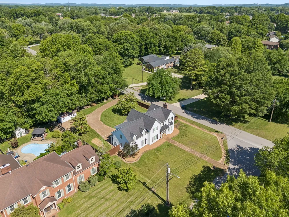 100 Deerfield Dr Columbia, TN 38401