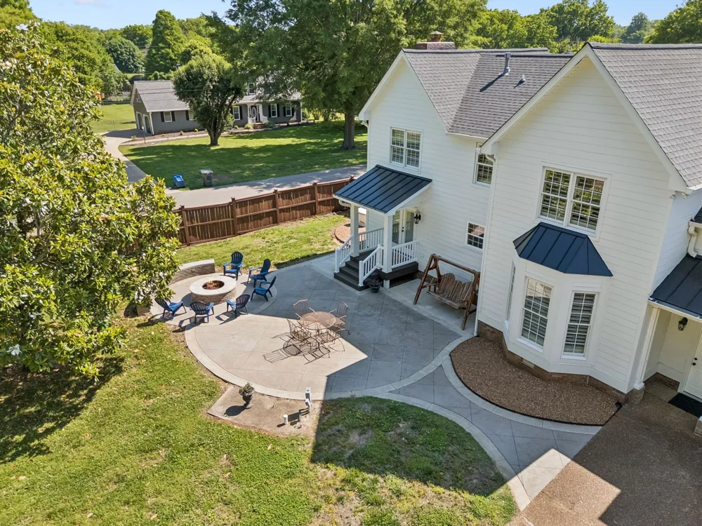 100 Deerfield Dr Columbia, TN 38401