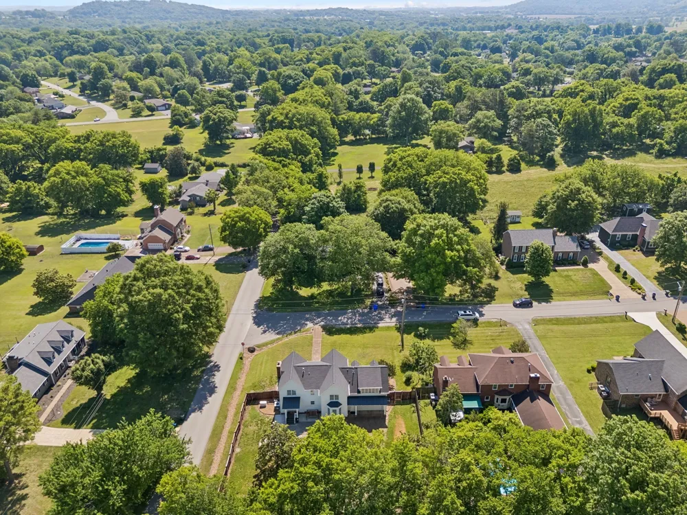100 Deerfield Dr Columbia, TN 38401