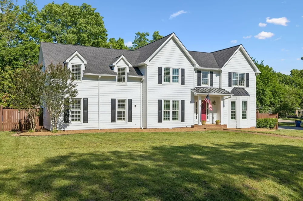 100 Deerfield Dr Columbia, TN 38401