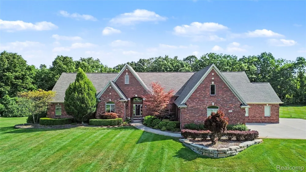 2442 Meadow Court Addison Township, MI 48367